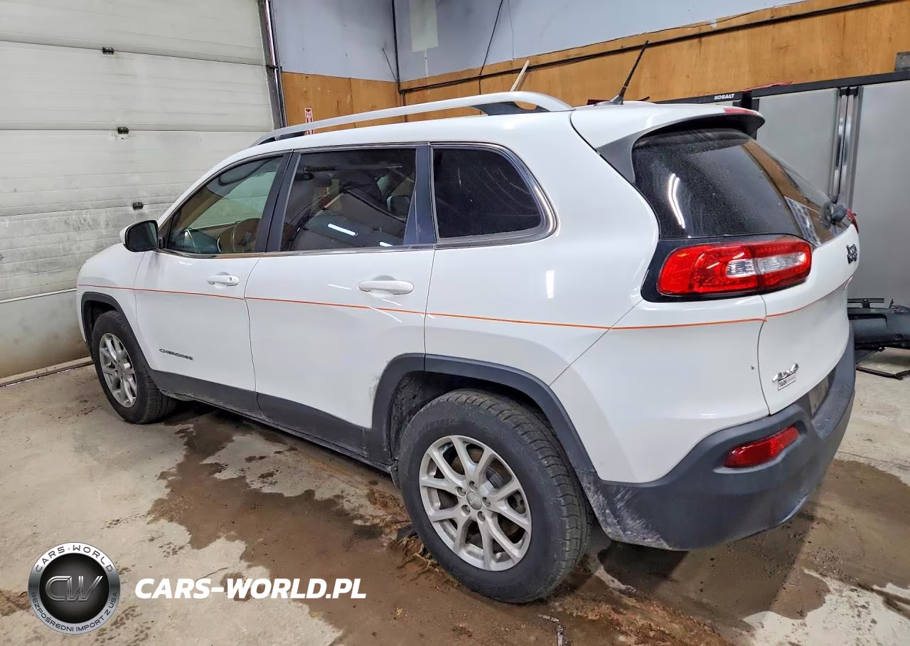 2015 Jeep Cherokee Latitude VIN:1C4PJMCB5FW681780 - 2