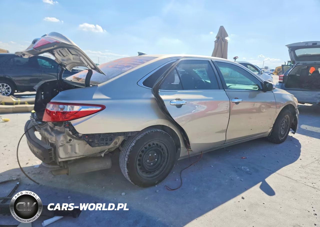 2017 Toyota Camry Le VIN:4T1BF1FK0HU273994 - 3