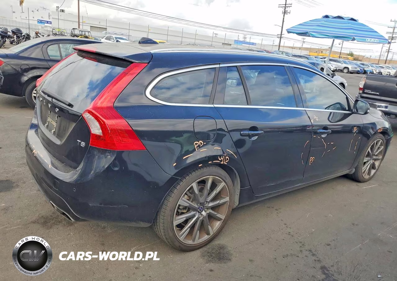 2015 Volvo V60 Premier VIN:YV140MEK2F1242384 - 3