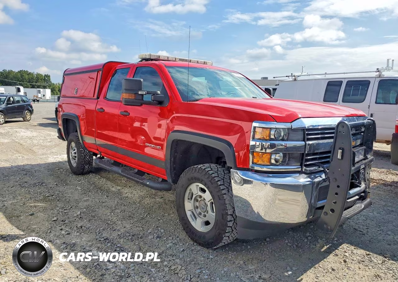 2018 Chevrolet Silverado K2500 Heavy Duty VIN:1GC2KUEG0JZ137243 - 4
