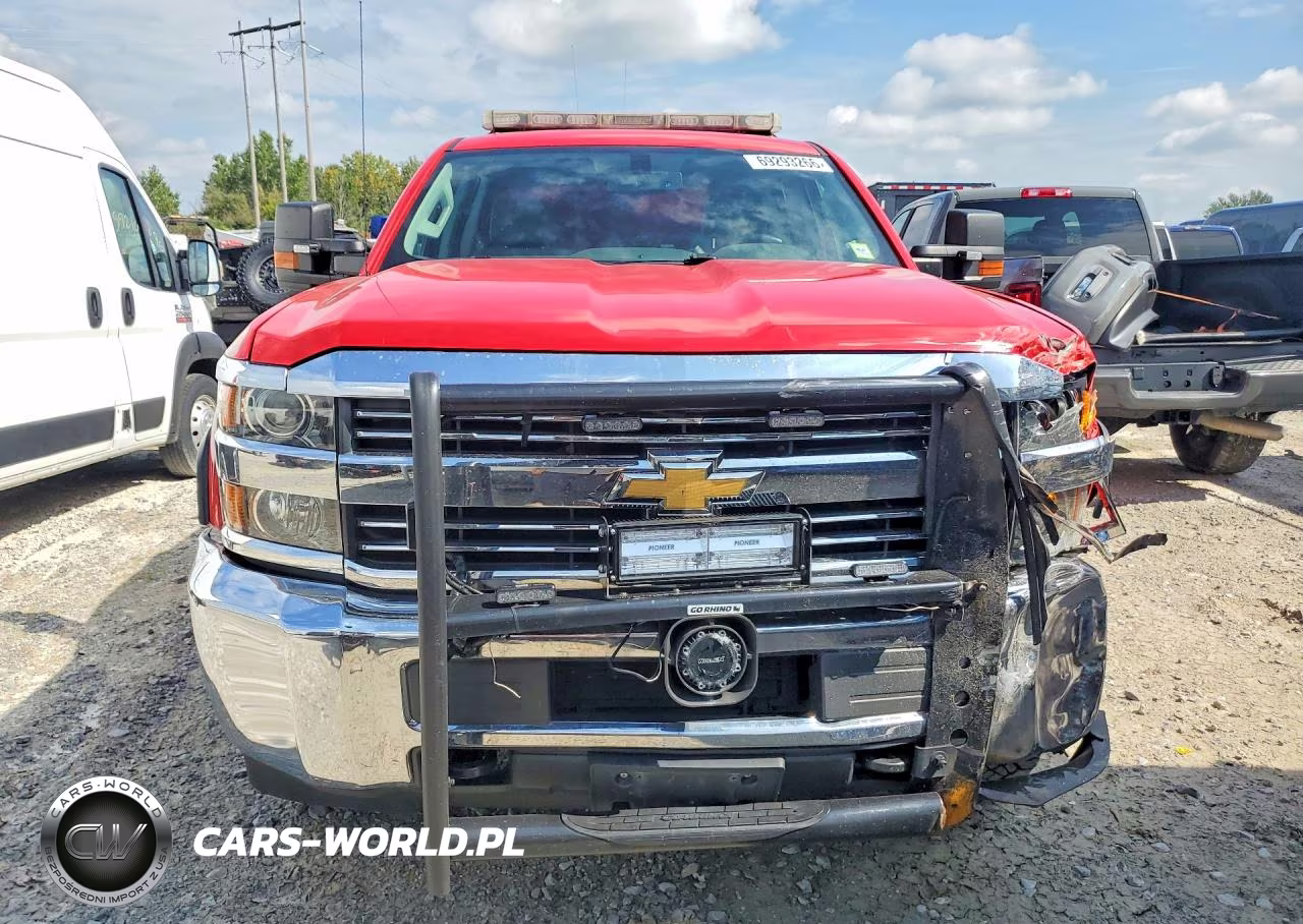 2018 Chevrolet Silverado K2500 Heavy Duty VIN:1GC2KUEG0JZ137243 - 5
