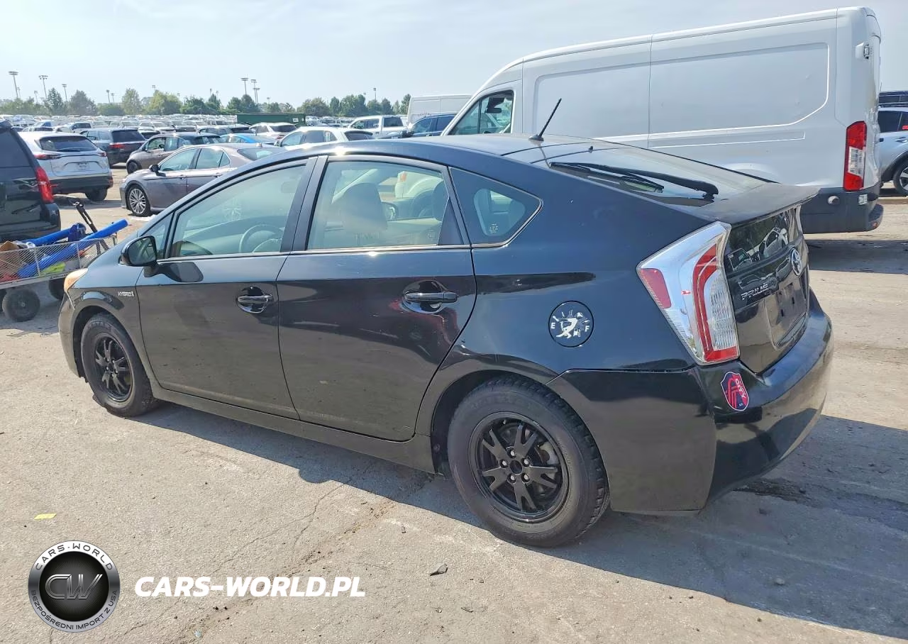 2013 Toyota Prius Two VIN:JTDKN3DU8D5544425 - 2
