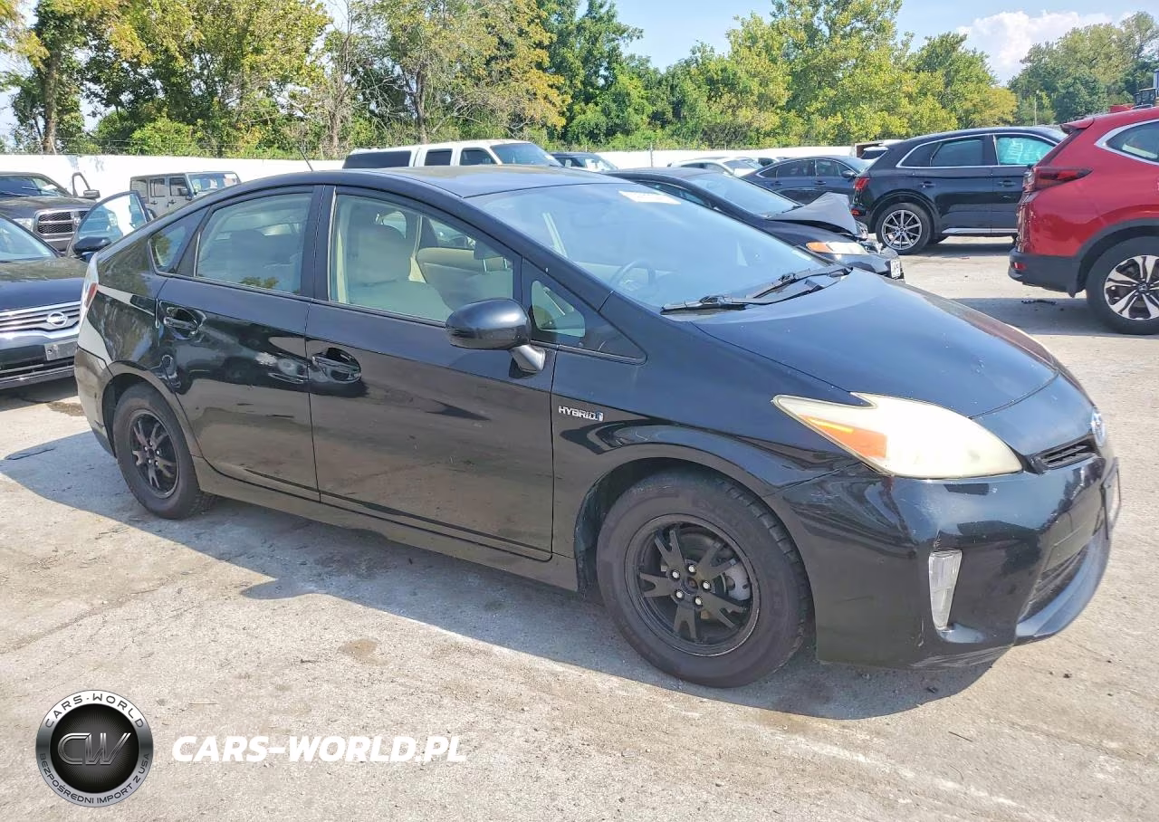 2013 Toyota Prius Two VIN:JTDKN3DU8D5544425 - 4