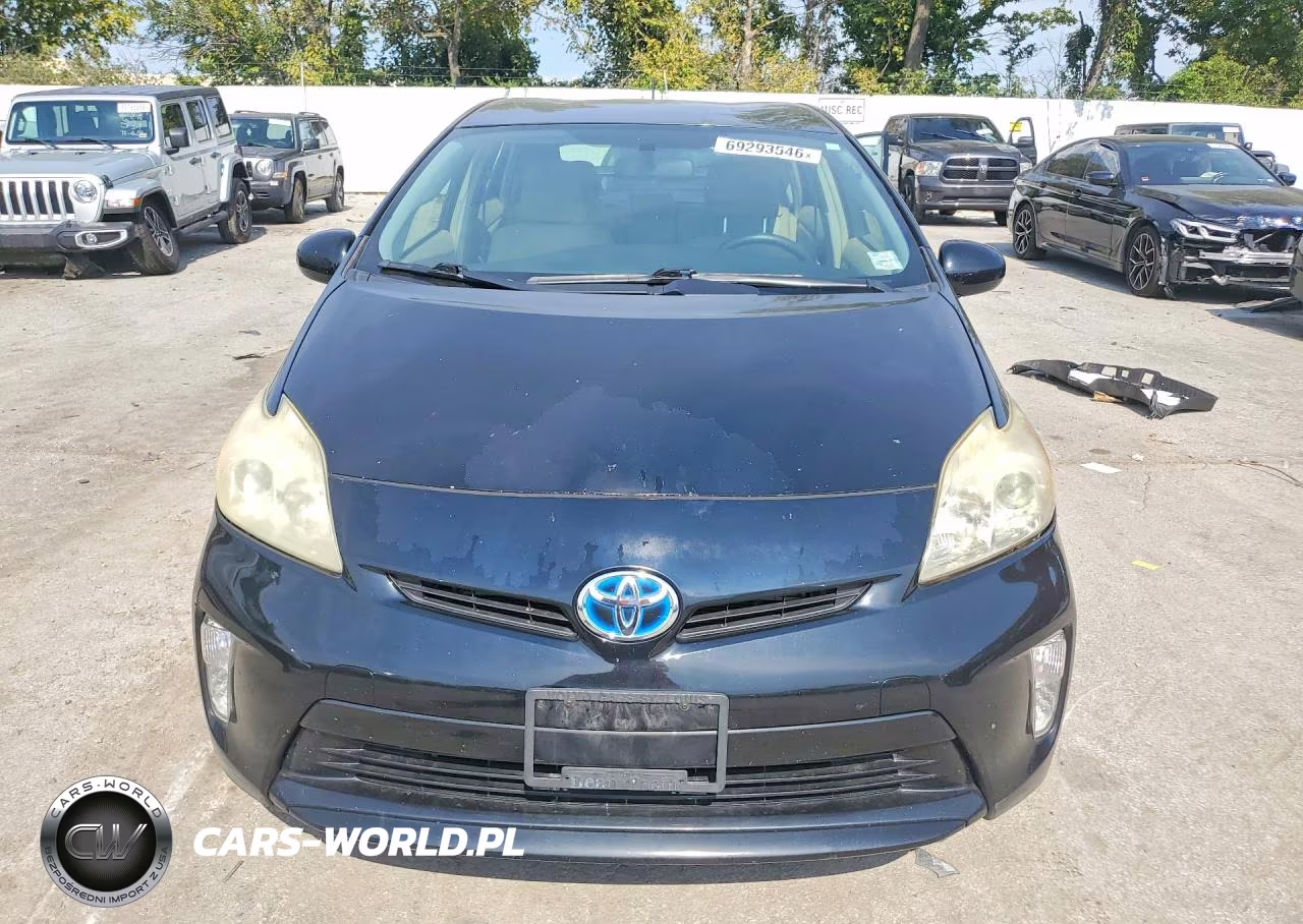 2013 Toyota Prius Two VIN:JTDKN3DU8D5544425 - 5