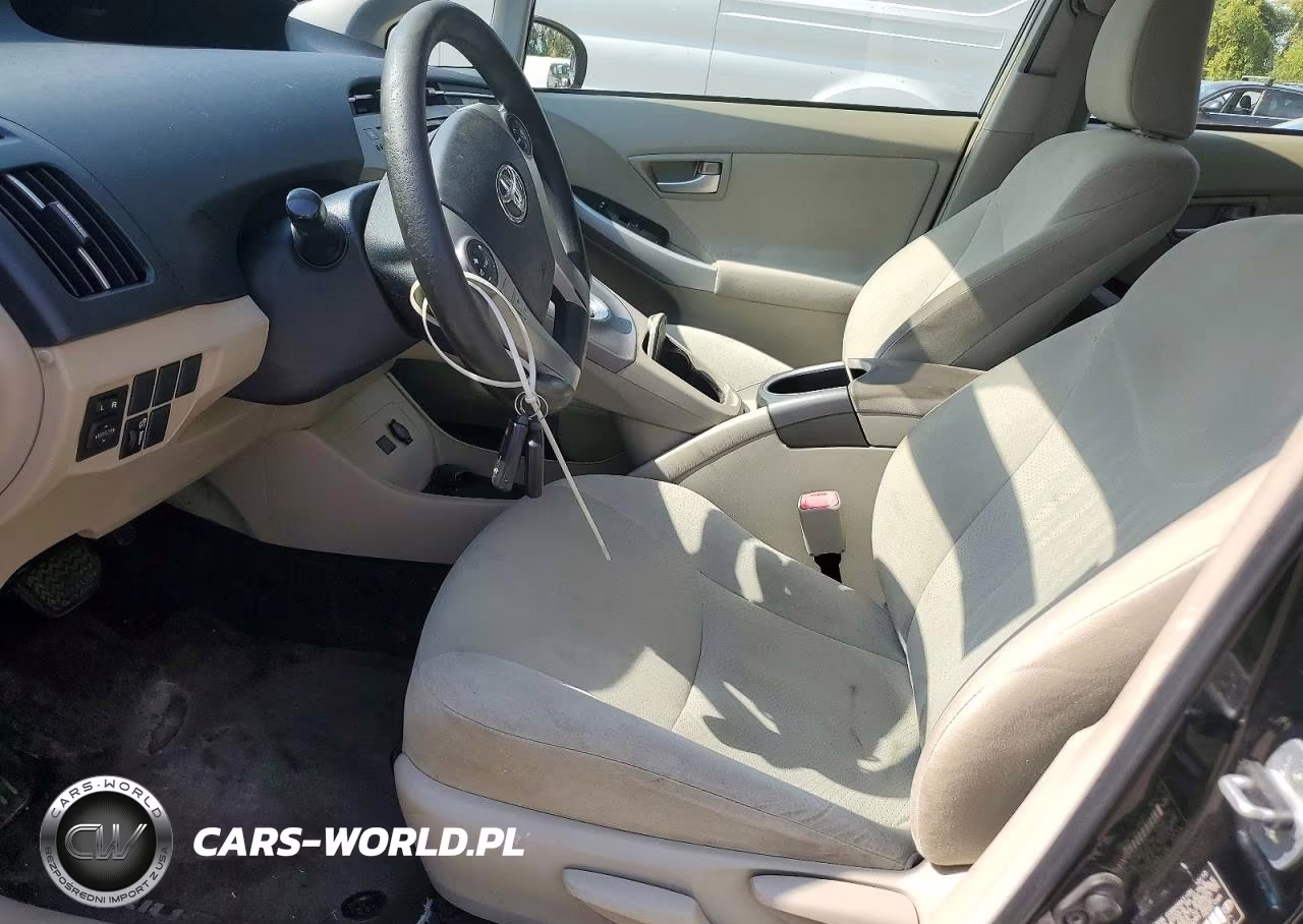 2013 Toyota Prius Two VIN:JTDKN3DU8D5544425 - 7
