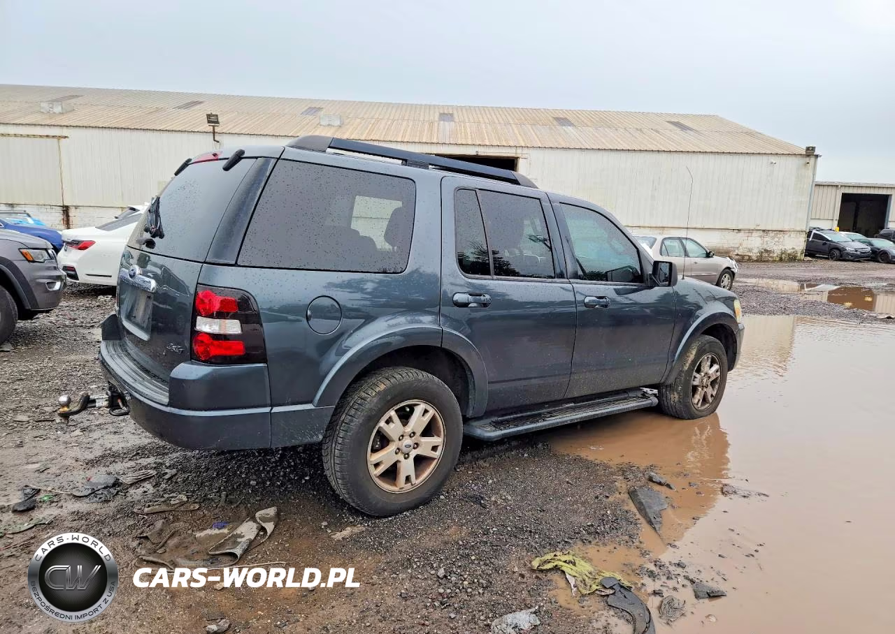 2010 Ford Explorer Xlt VIN:1FMEU7DE2AUA75104 - 3