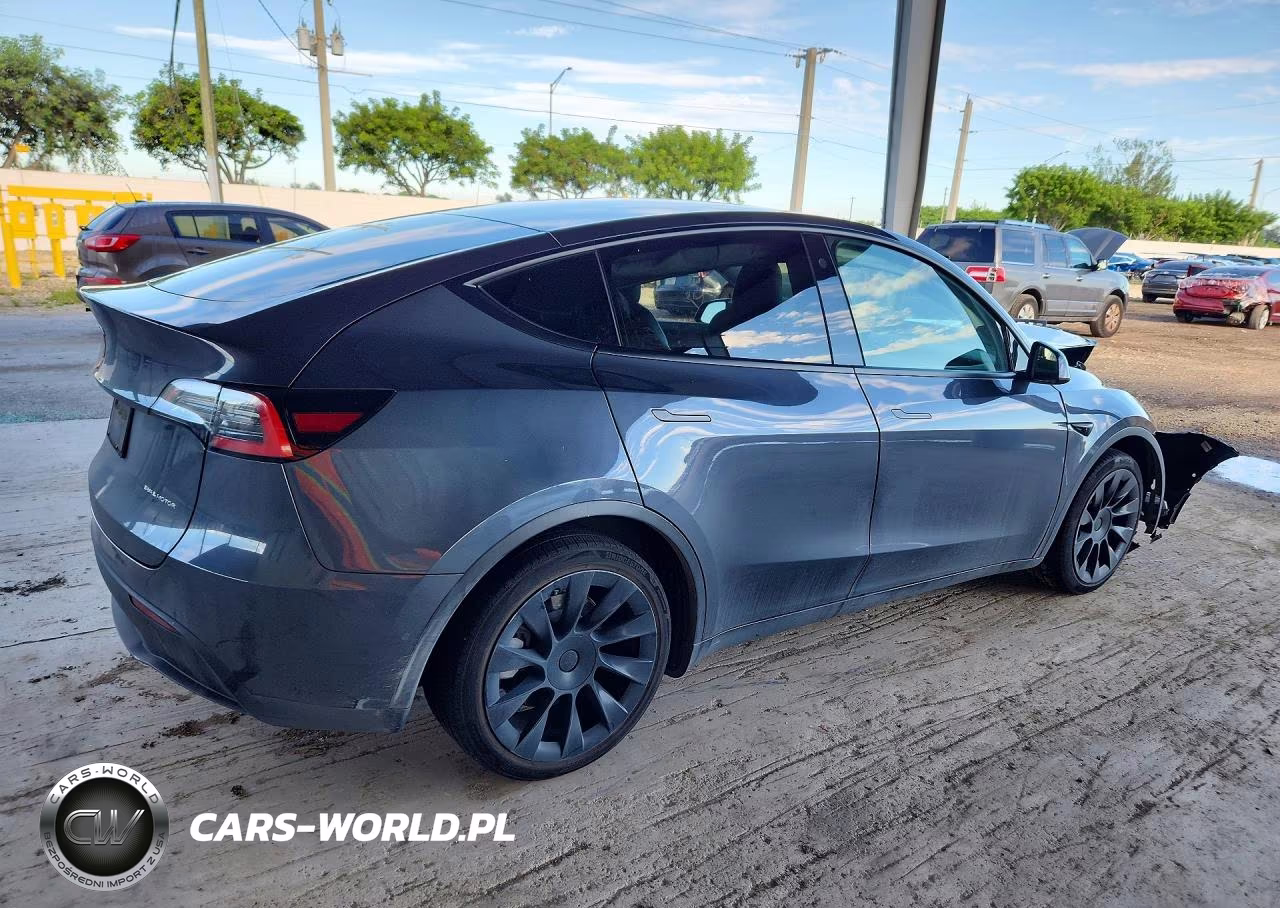 2021 Tesla Model Y VIN:5YJYGDEE1MF111478 - 3
