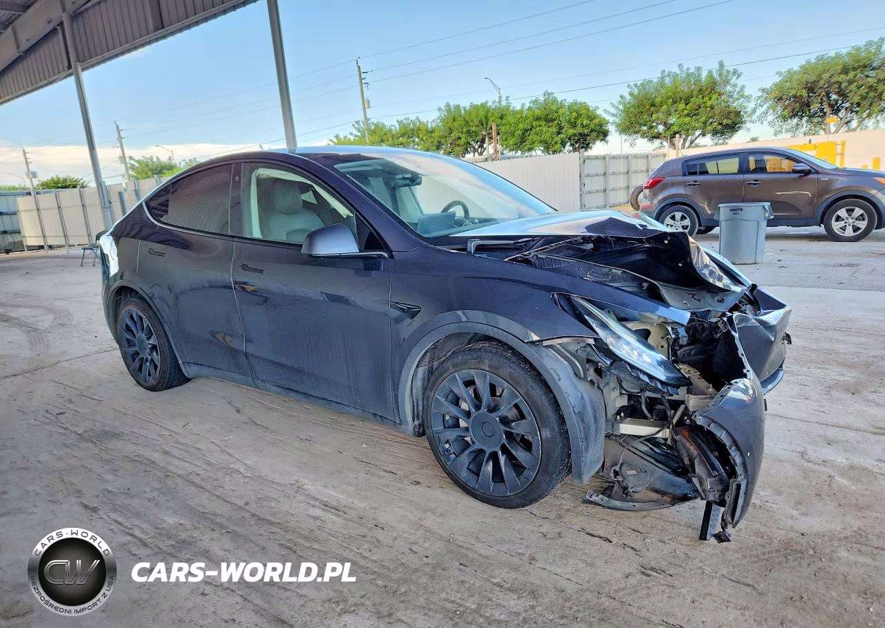 2021 Tesla Model Y VIN:5YJYGDEE1MF111478 - 4