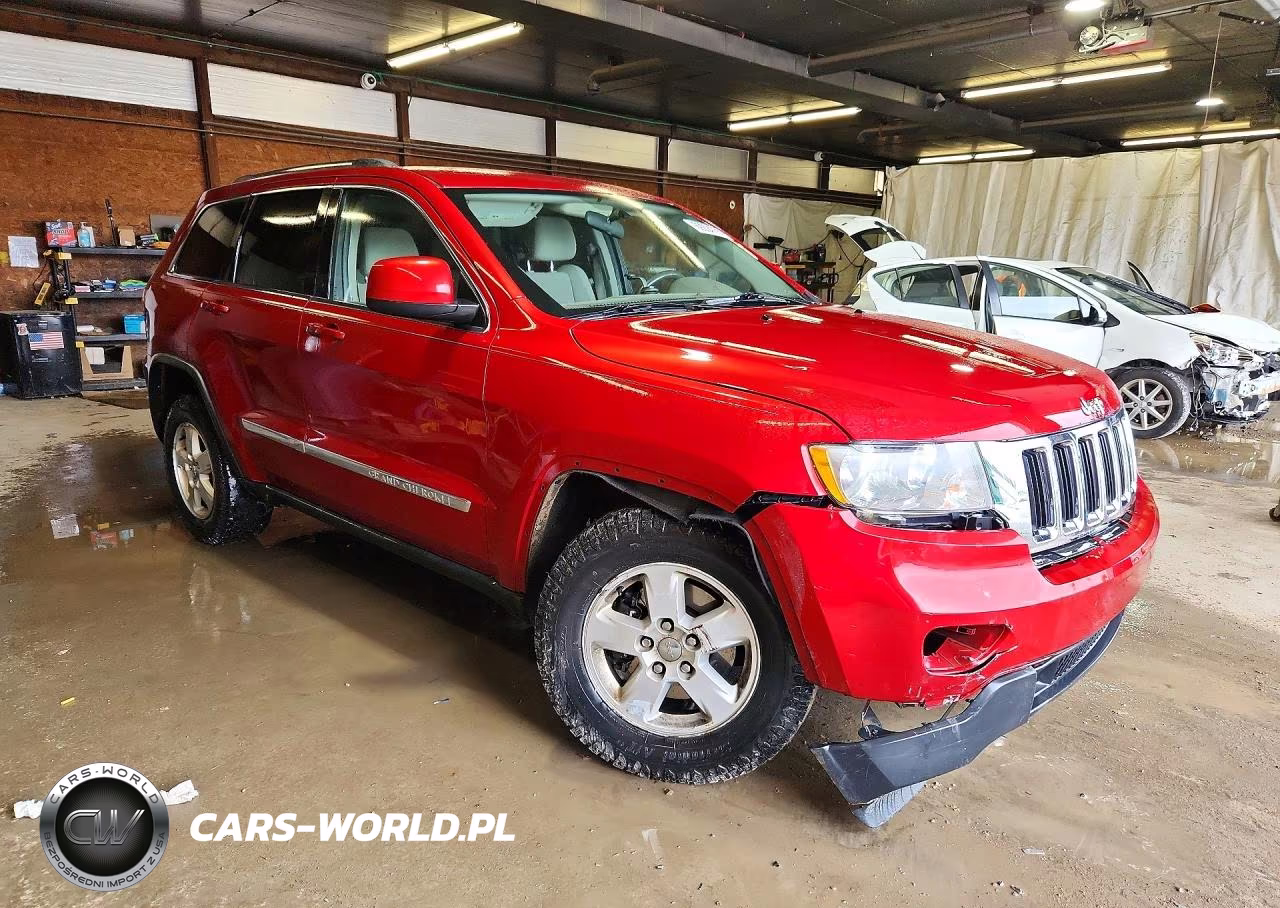 2011 Jeep Grand Cherokee Laredo VIN:1J4RR4GG8BC530025 - 4
