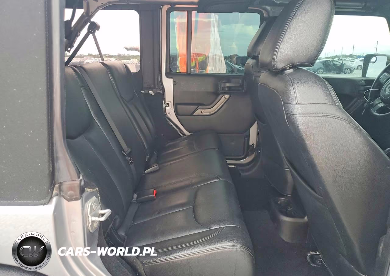 2015 Jeep Wrangler Unlimited Sport VIN:1C4BJWDG6FL569264 - 10