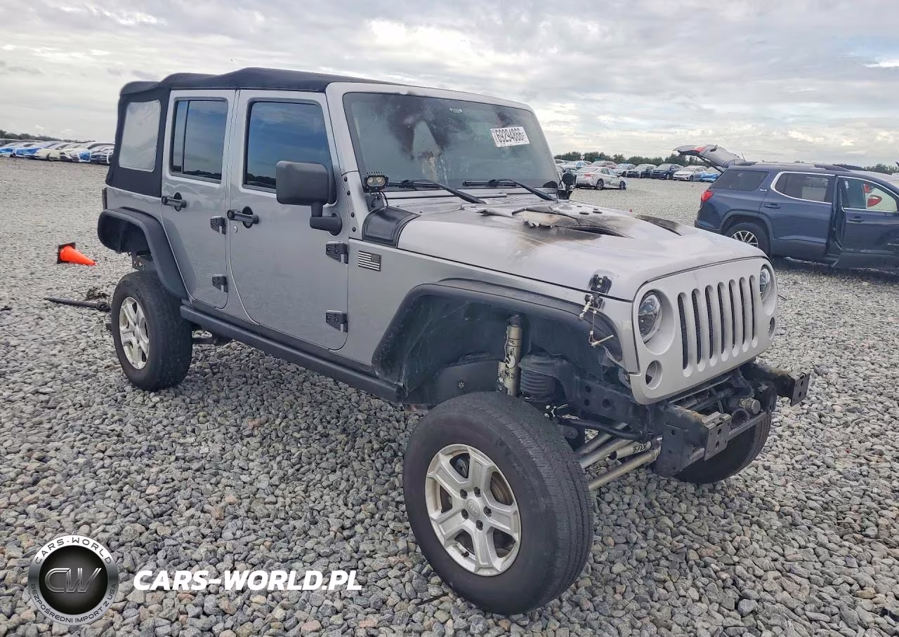 2015 Jeep Wrangler Unlimited Sport VIN:1C4BJWDG6FL569264 - 4