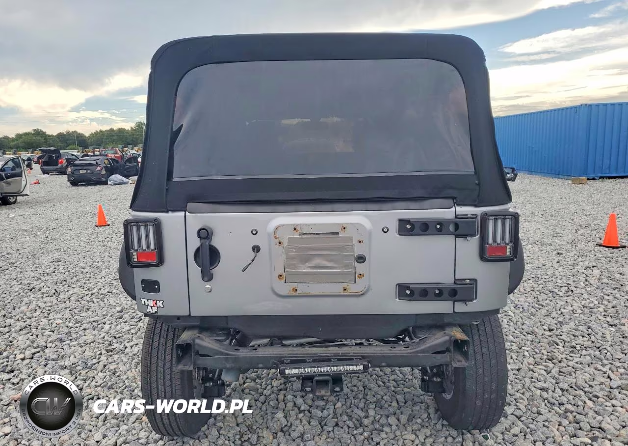 2015 Jeep Wrangler Unlimited Sport VIN:1C4BJWDG6FL569264 - 6