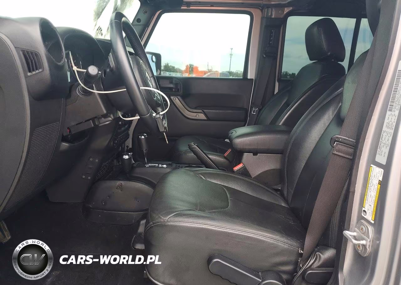 2015 Jeep Wrangler Unlimited Sport VIN:1C4BJWDG6FL569264 - 7