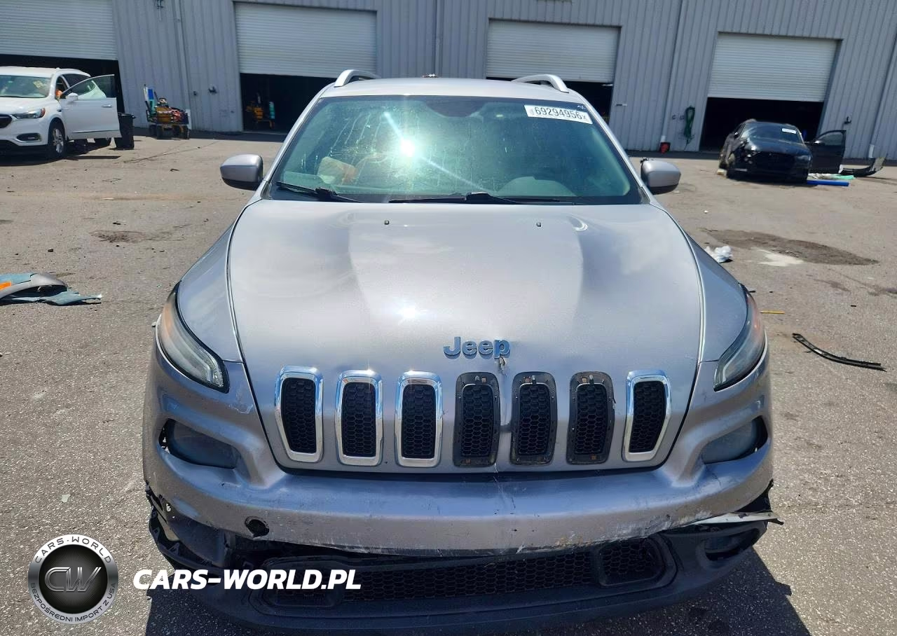 2014 Jeep Cherokee Latitude VIN:1C4PJLCS4EW262506 - 5