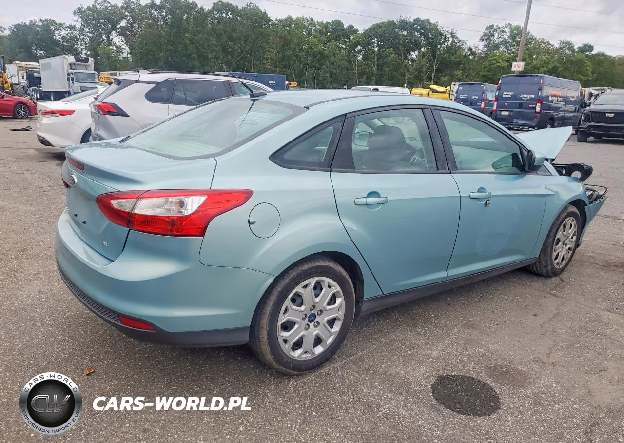 2012 Ford Focus Se VIN:1FAHP3F27CL460788 - 3