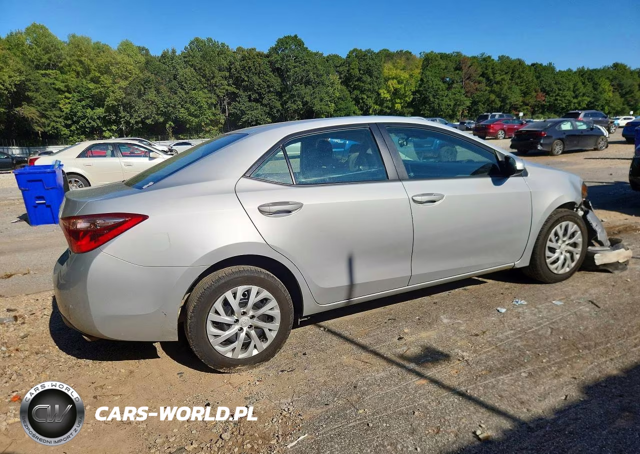 2017 Toyota Corolla Le VIN:5YFBURHE7HP734329 - 3