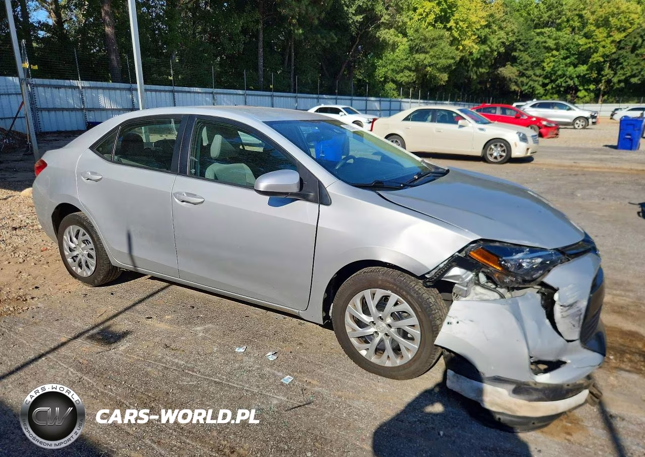 2017 Toyota Corolla Le VIN:5YFBURHE7HP734329 - 4