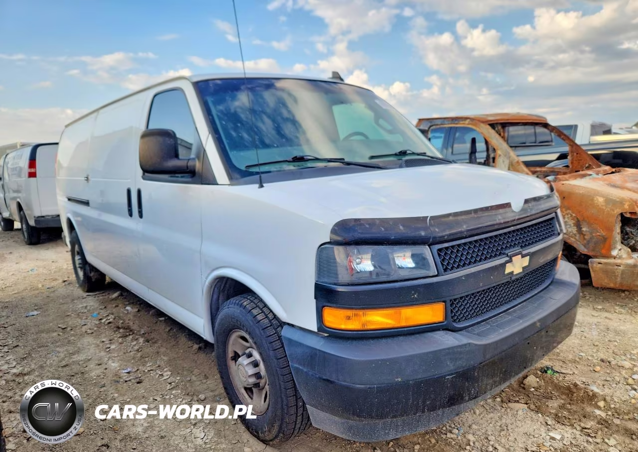 2018 Chevrolet Express 3500 VIN:1GCZGHFG2J1179854 - 4