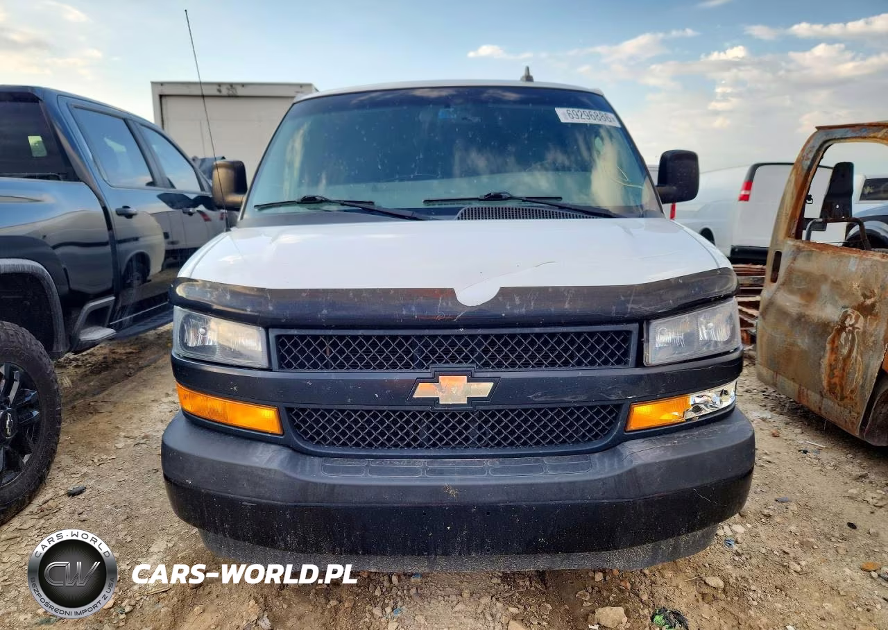 2018 Chevrolet Express 3500 VIN:1GCZGHFG2J1179854 - 5