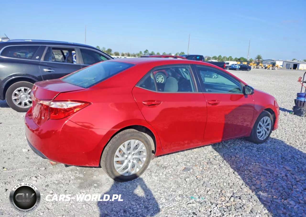 2017 Toyota Corolla Le VIN:5YFBURHE1HP636798 - 3