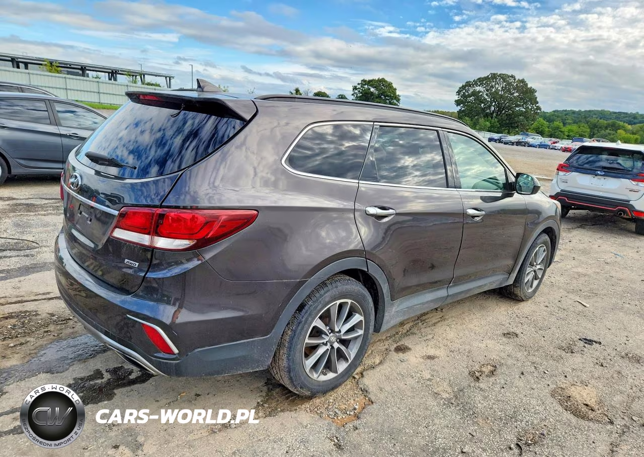 2017 Hyundai Santa Fe Se VIN:KM8SMDHF5HU165989 - 3