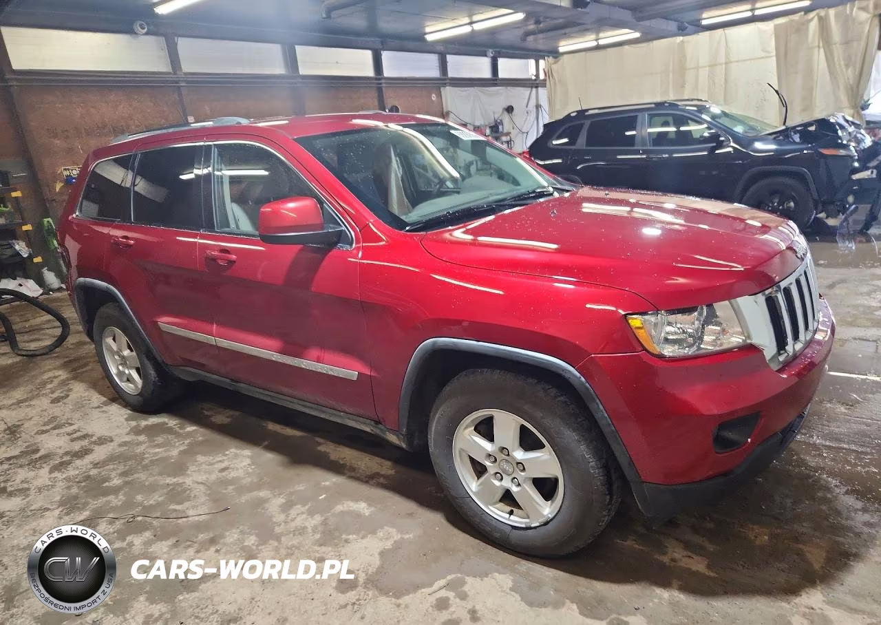 2011 Jeep Grand Cherokee Laredo VIN:1J4RR4GG6BC552699 - 4