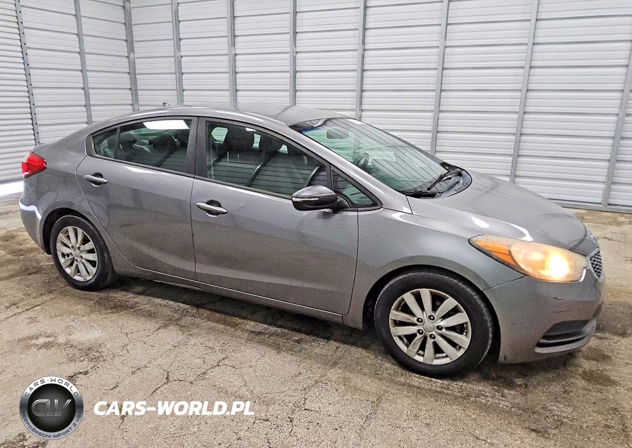 2016 Kia Forte Lx VIN:KNAFX4A60G5581316 - 4