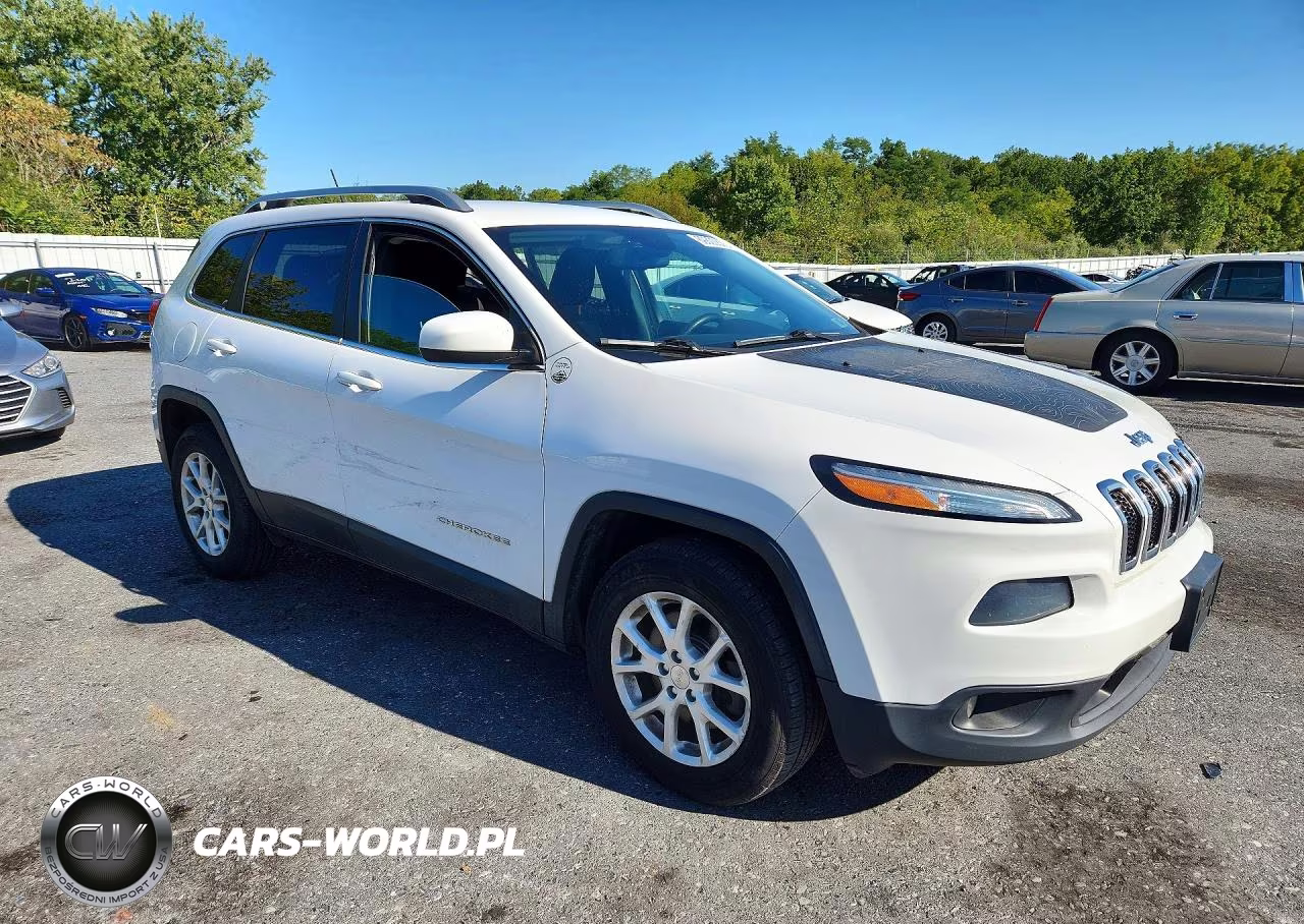 2018 Jeep Cherokee Latitude VIN:1C4PJMCX2JD501462 - 4