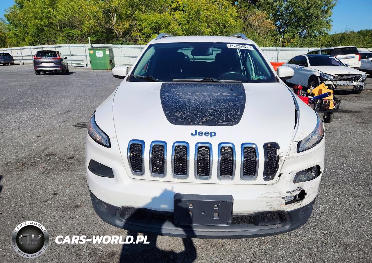 2018 Jeep Cherokee Latitude VIN:1C4PJMCX2JD501462 - 5