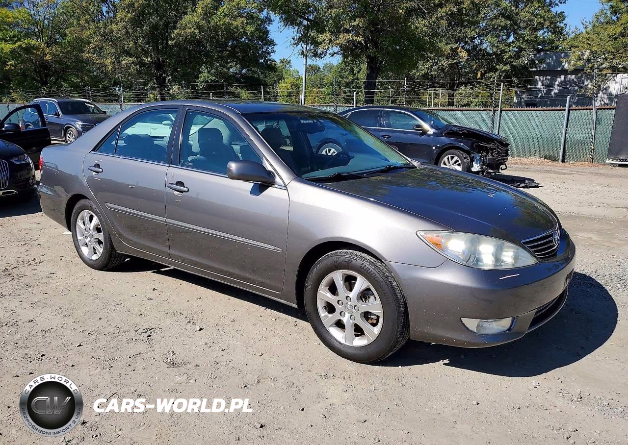2005 Toyota Camry Xle VIN:4T1BE30K95U506578 - 4