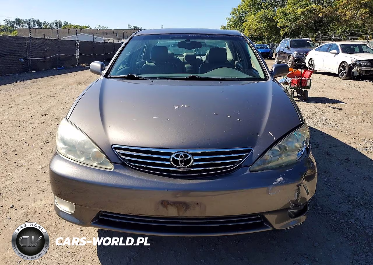 2005 Toyota Camry Xle VIN:4T1BE30K95U506578 - 5