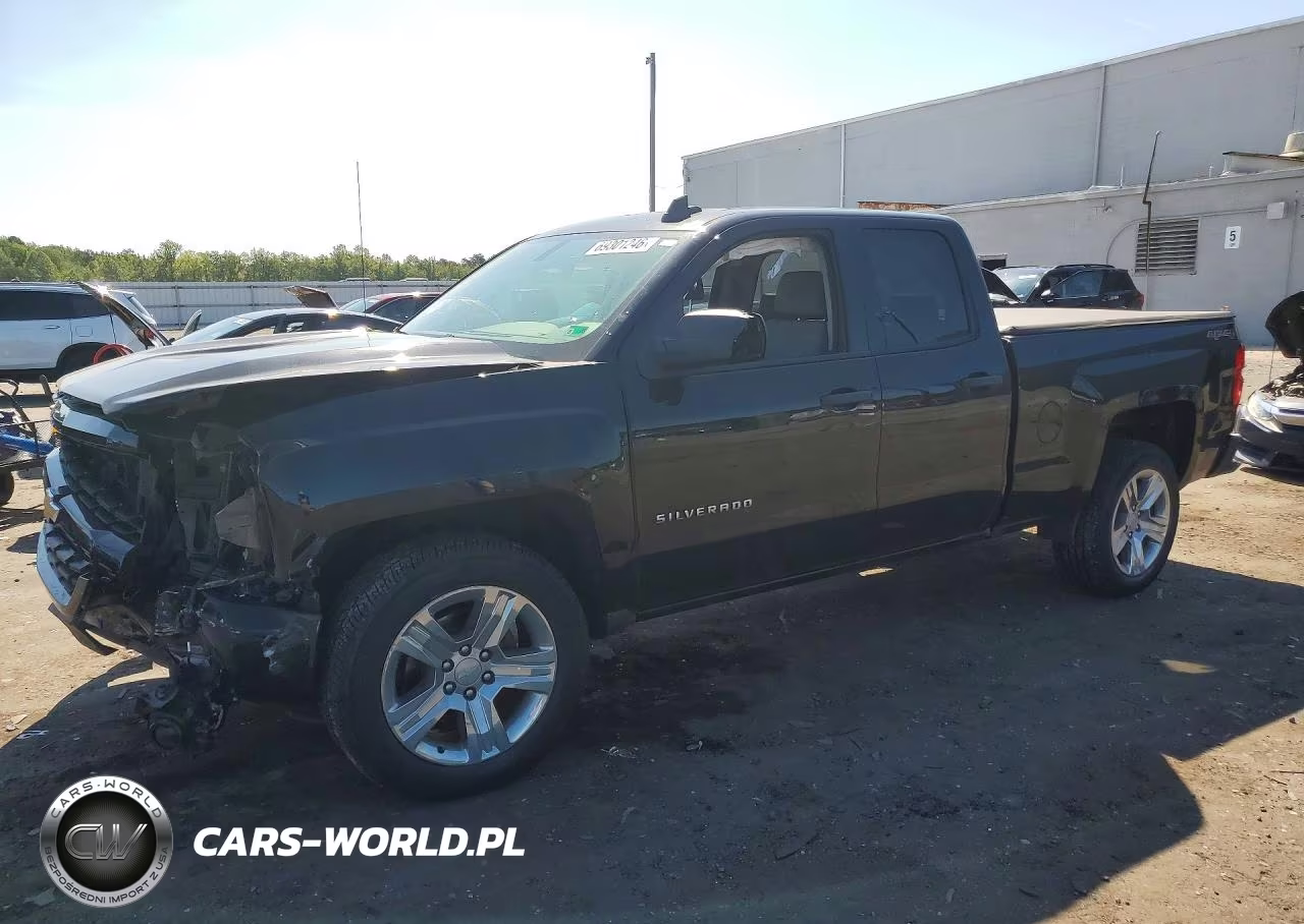 2017 Chevrolet Silverado K1500 Custom