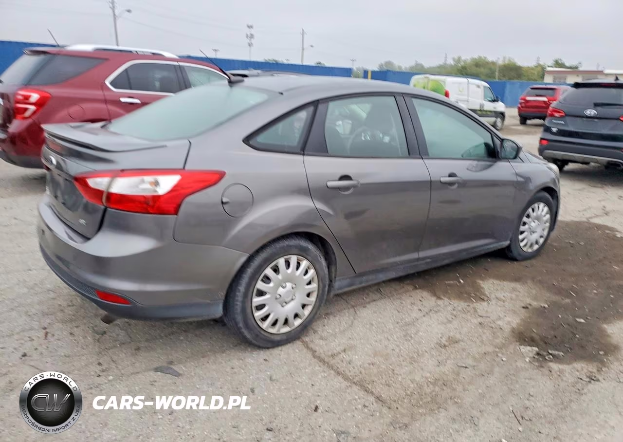 2012 Ford Focus Se VIN:1FAHP3F2XCL299272 - 3