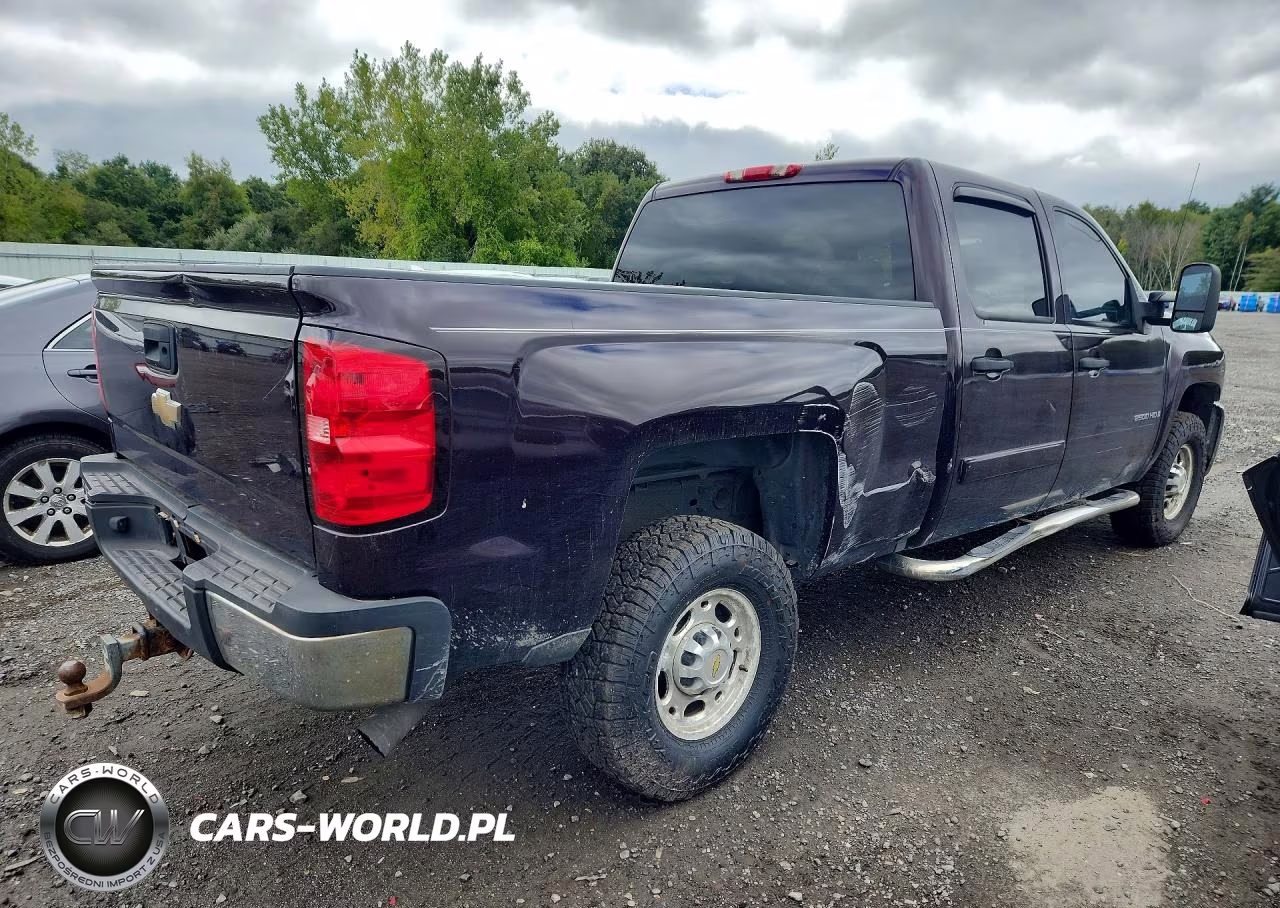 2008 Chevrolet Silverado C2500 Heavy Duty VIN:1GCHC23K98F164486 - 3