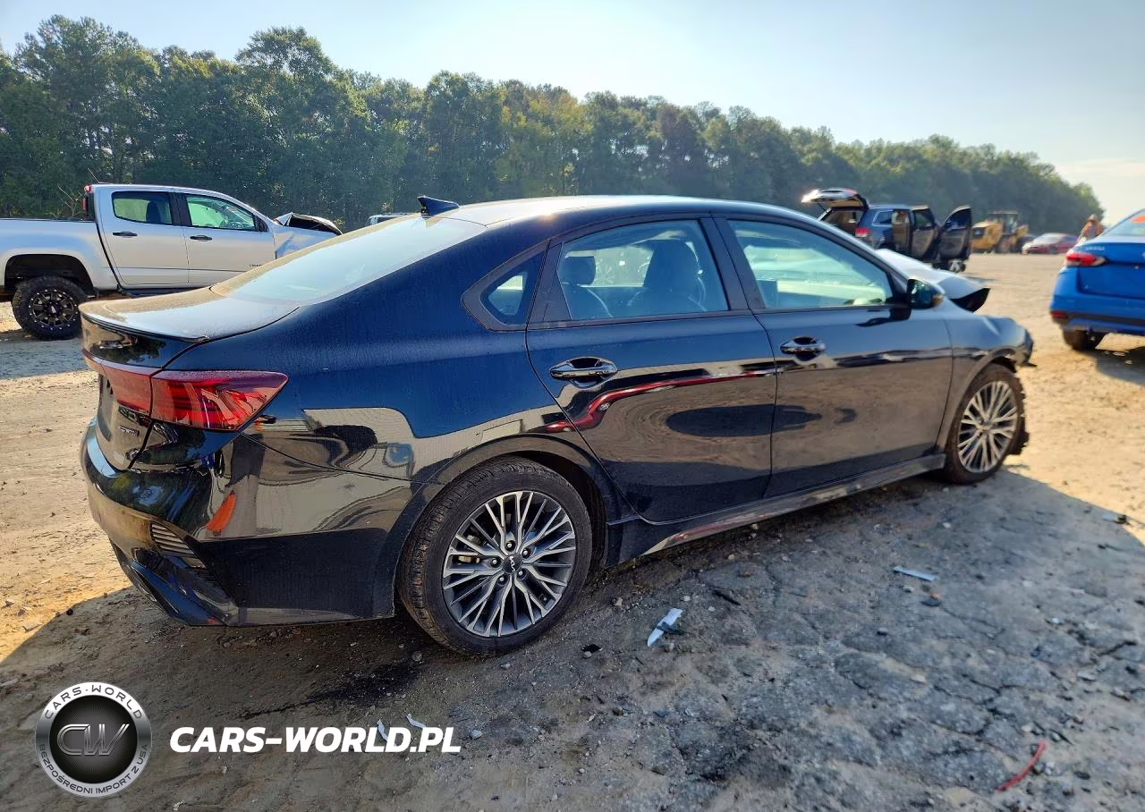 2023 Kia Forte Gt Line VIN:3KPF54AD2PE685771 - 3