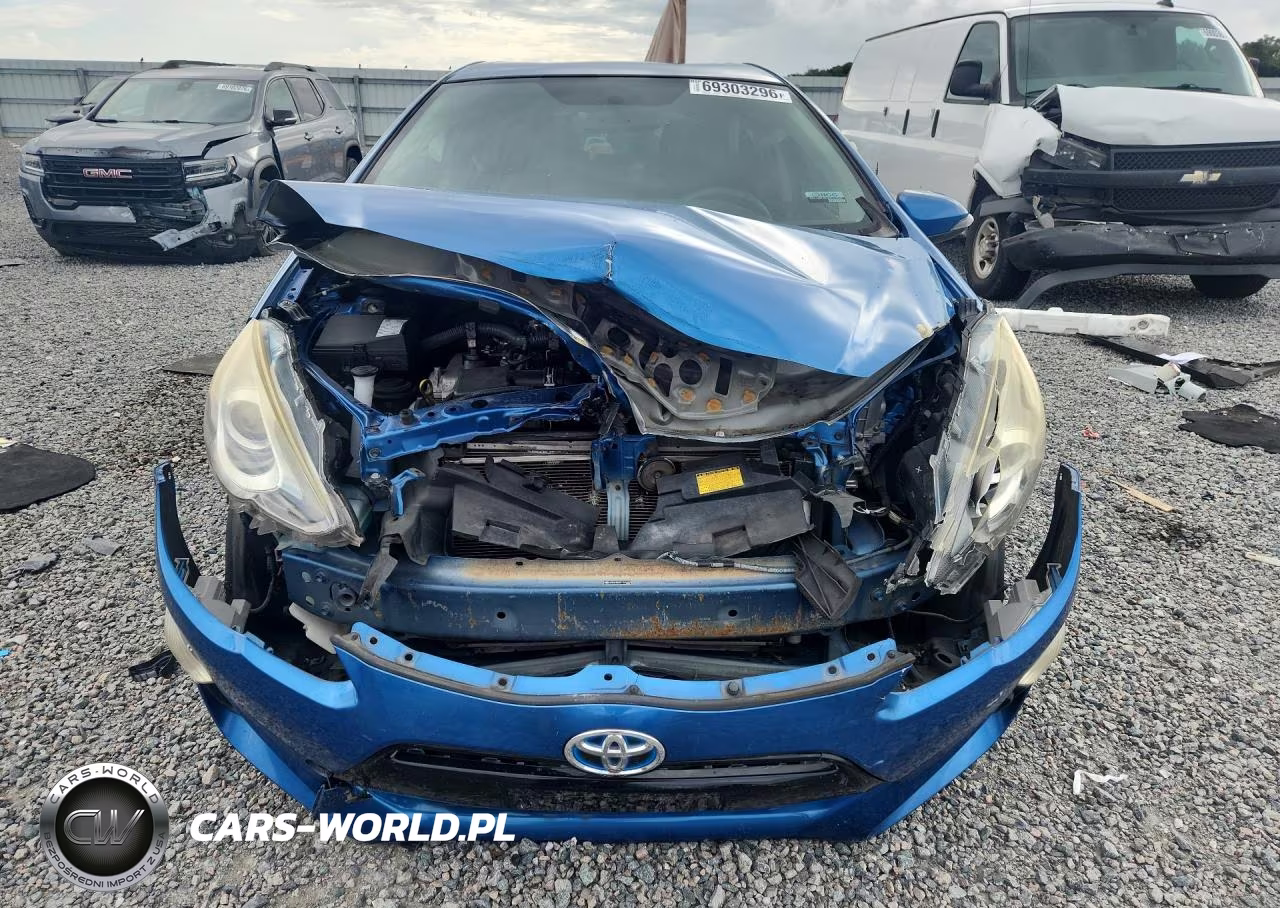 2015 Toyota Prius C Two VIN:JTDKDTB3XF1576333 - 5