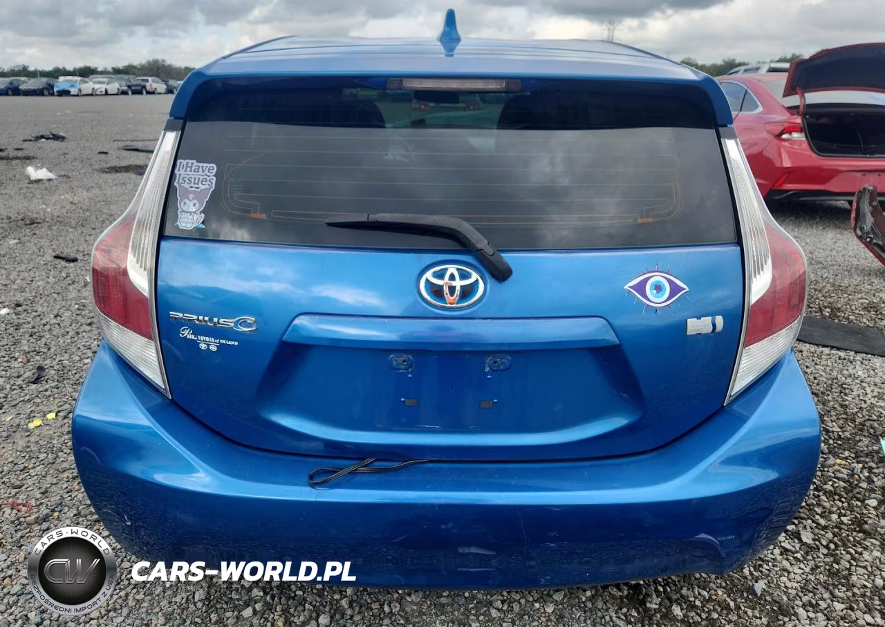 2015 Toyota Prius C Two VIN:JTDKDTB3XF1576333 - 6