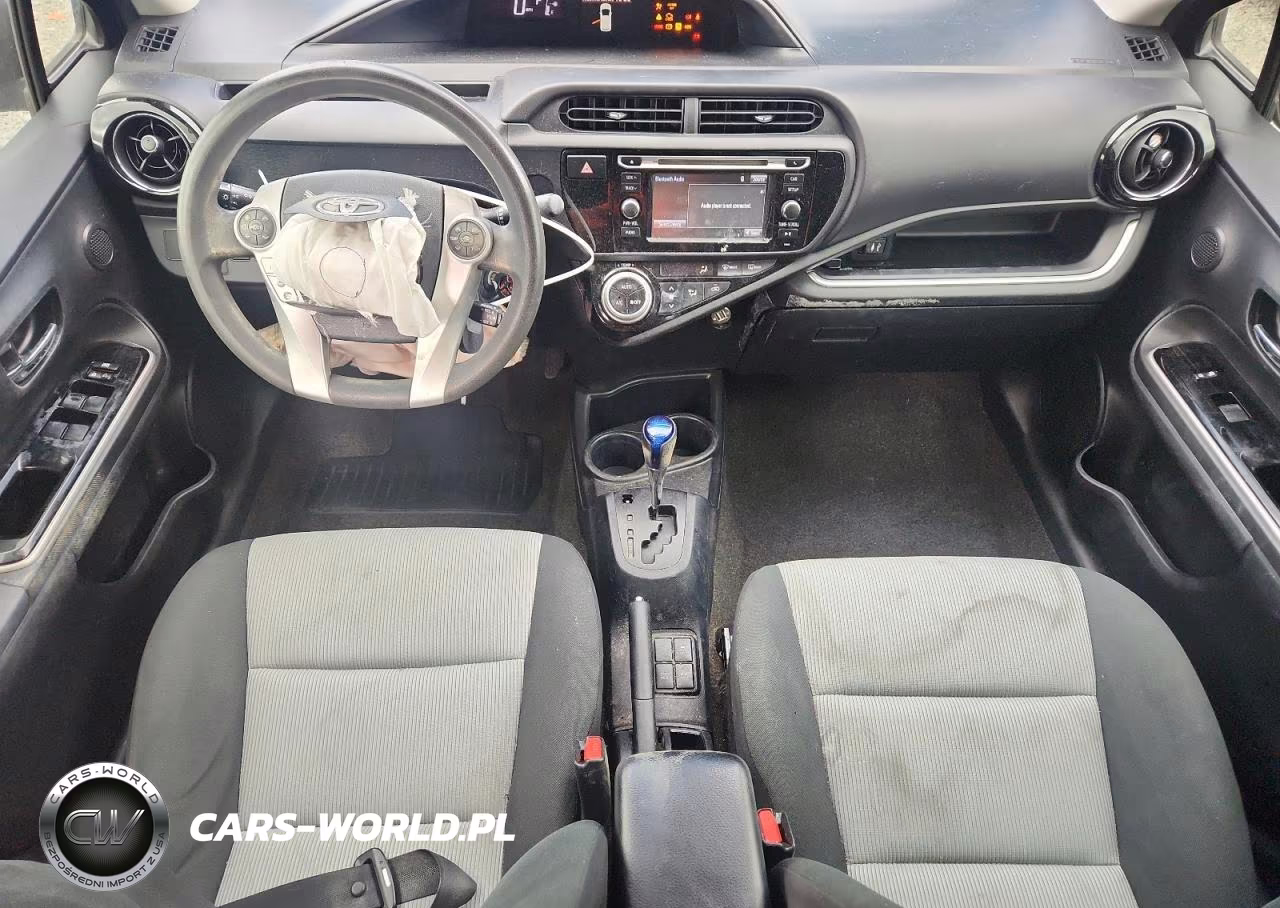 2015 Toyota Prius C Two VIN:JTDKDTB3XF1576333 - 8