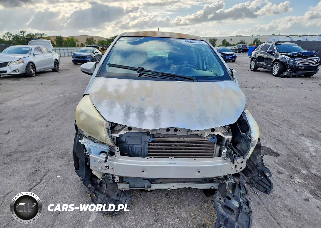 2013 Toyota Yaris 5-Door Le VIN:JTDKTUD36DD551172 - 5