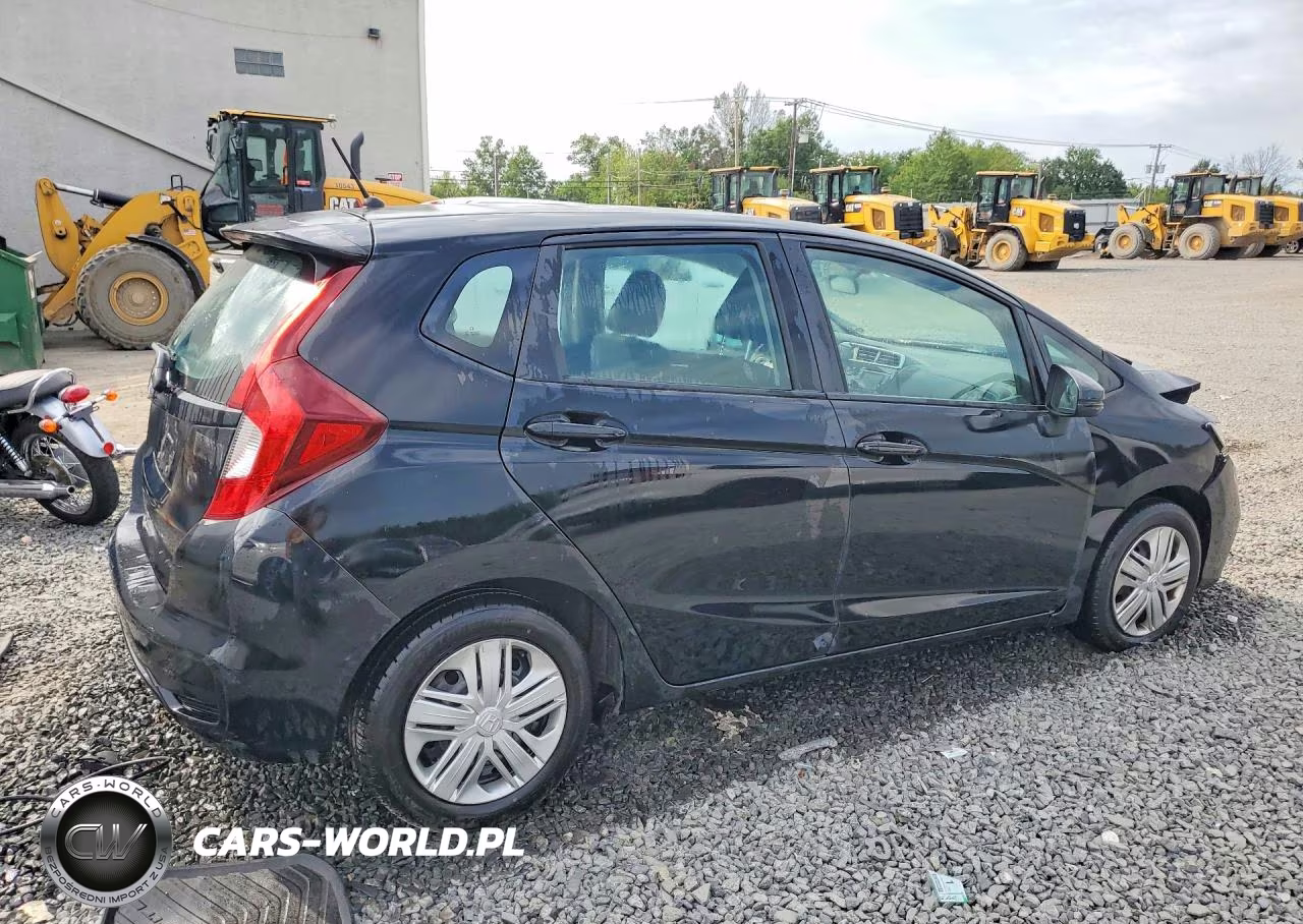 2019 Honda Fit Lx VIN:3HGGK5H49KM706852 - 3