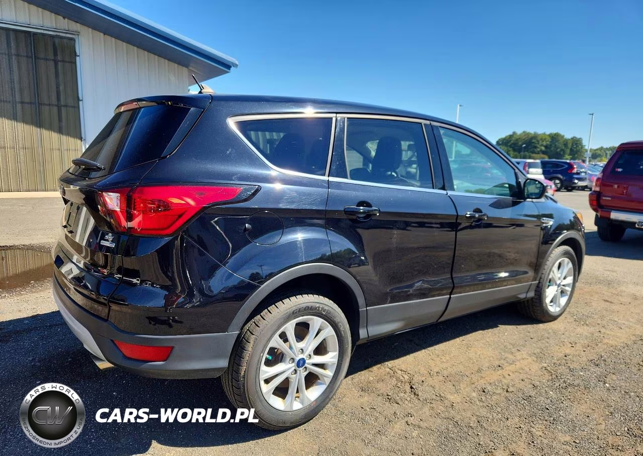 2019 Ford Escape Se VIN:1FMCU9GDXKUA28071 - 3