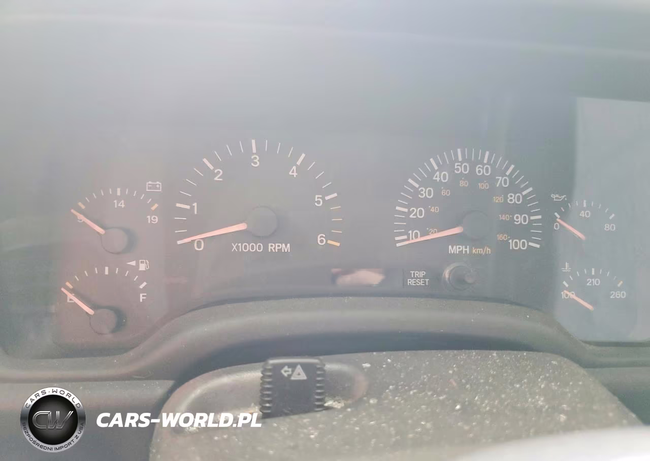 2001 Jeep Cherokee Sport VIN:1J4FF48S11L586062 - 9