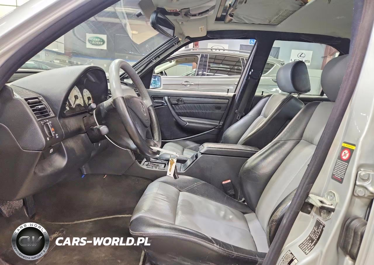 2000 Mercedes-Benz C 230 VIN:WDBHA24G8YA859909 - 7