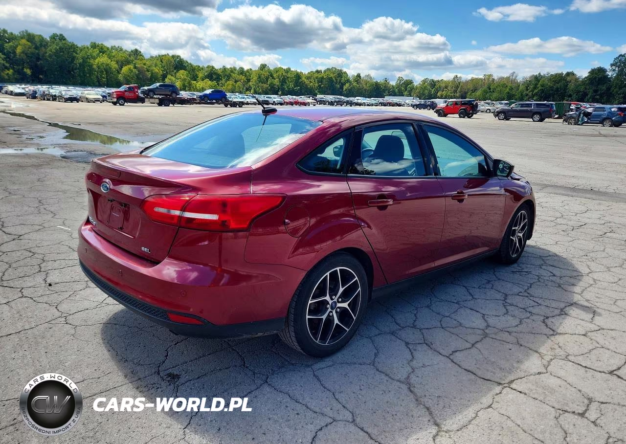 2017 Ford Focus Sel VIN:1FADP3H21HL228870 - 3