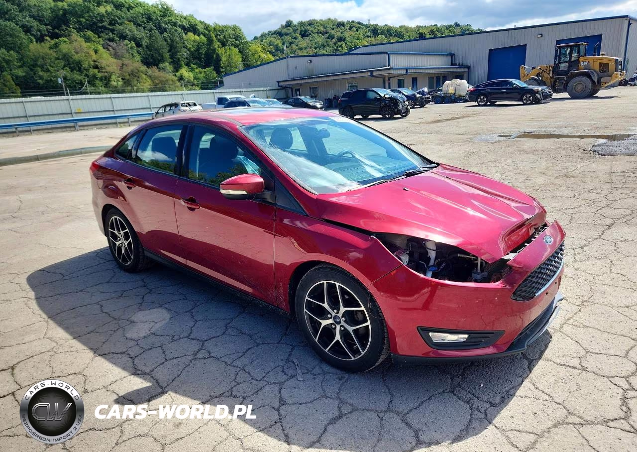 2017 Ford Focus Sel VIN:1FADP3H21HL228870 - 4