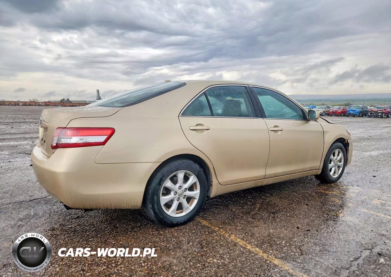 2011 Toyota Camry Le VIN:4T1BF3EKXBU663392 - 3
