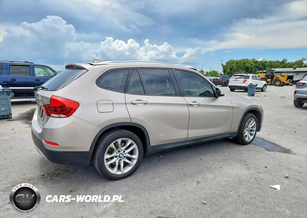 2015 BMW X1 xDrive28I VIN:WBAVL1C52FVY27596 - 3
