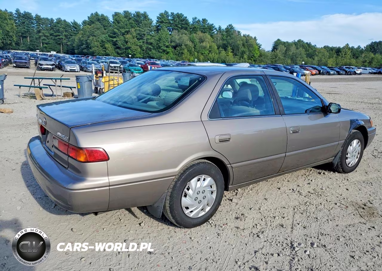 1999 Toyota Camry Le VIN:4T1BG22K6XU897175 - 3