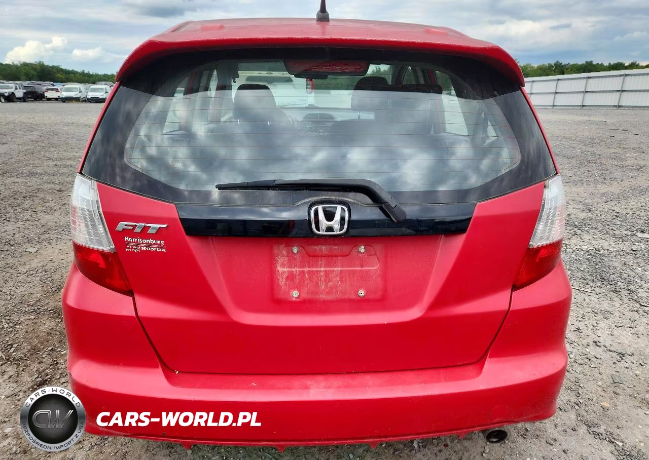 2013 Honda Fit Sport VIN:JHMGE8H56DC008508 - 6