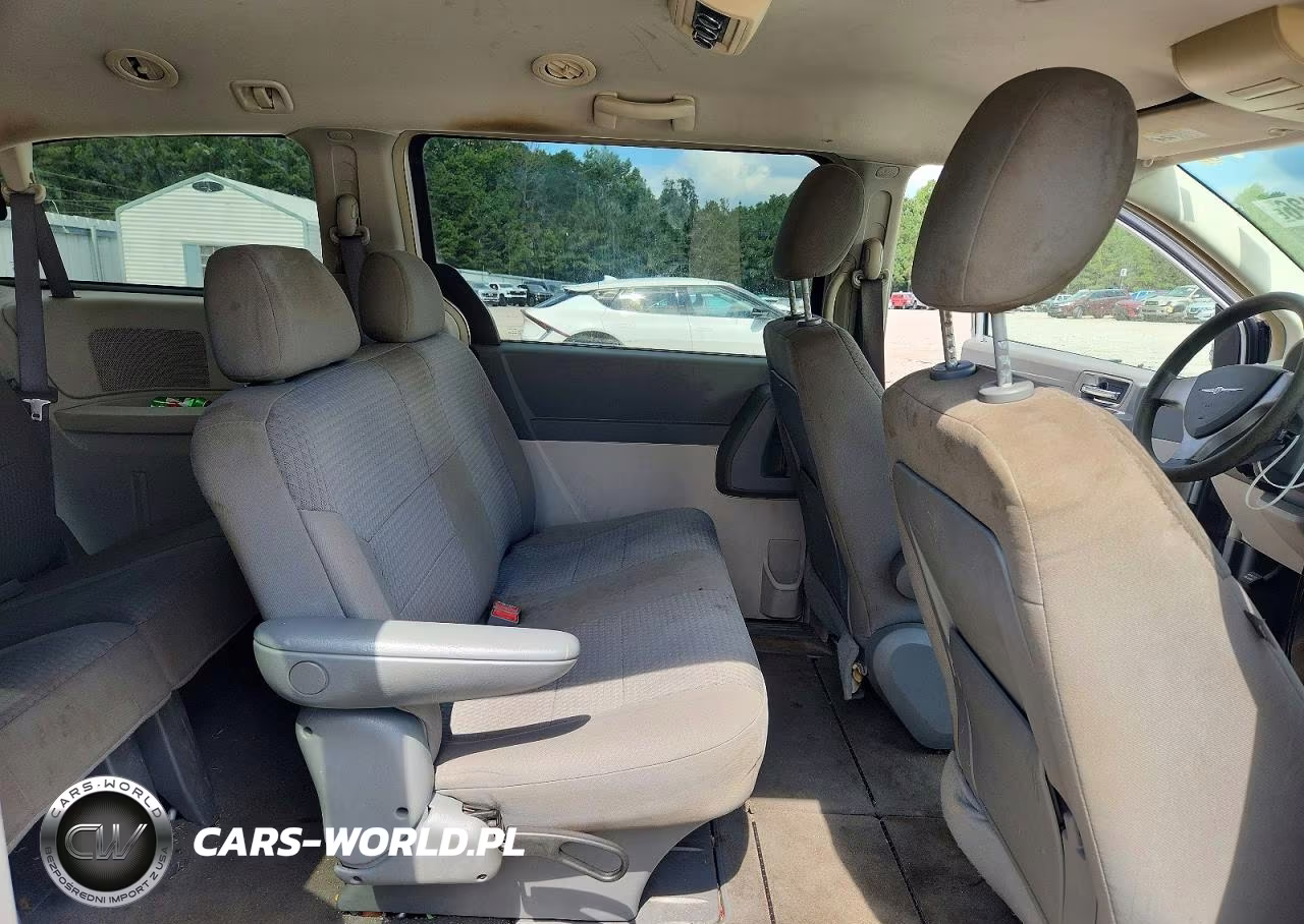 2008 Chrysler Town & Country Lx VIN:2A8HR44H68R743398 - 11